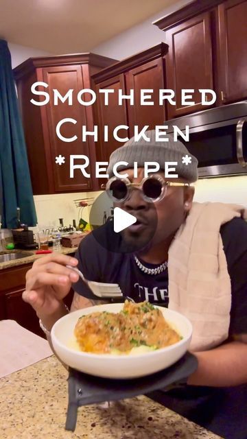 Soul Smothered Chicken, Smother Fried Chicken, Smothered Chicken Southern Soul Food, Creamy Smothered Chicken, Smother Chicken And Rice, Smothered Chicken Videos, Smothered Chicken With Gravy Crock Pots, Smothered Chicken Southern, Smother Chicken