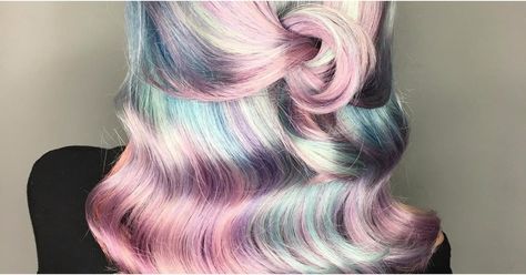 These days, pearls aren't just for engagement rings — they're also for inspiring majorly gorgeous beauty looks! Pearl hair has taken over Instagram and dominated Pinterest hairspiration boards, Pearlescent Hair, Hairstyles Dreadlocks, Cosmo School, Korean Beauty Secrets, Longer Hair, Latest Hair, Dreadlock Hairstyles, Unicorn Hair, Pastel Hair