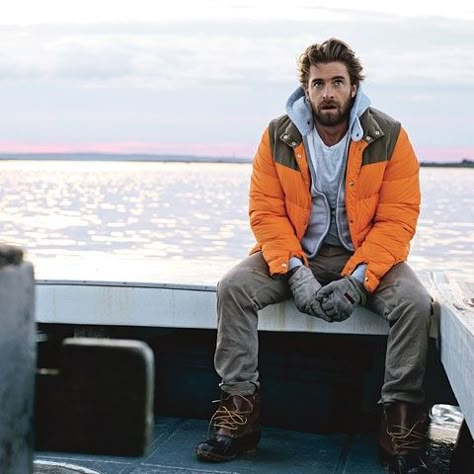 Scott Speedman in all his bundled up for winter glory. Scott Speedman, A Well Traveled Woman, Mens Rugged, Rugged Men, Mens Fashion Rugged, Rugged Style, Bean Boots, Man Up, Komplette Outfits