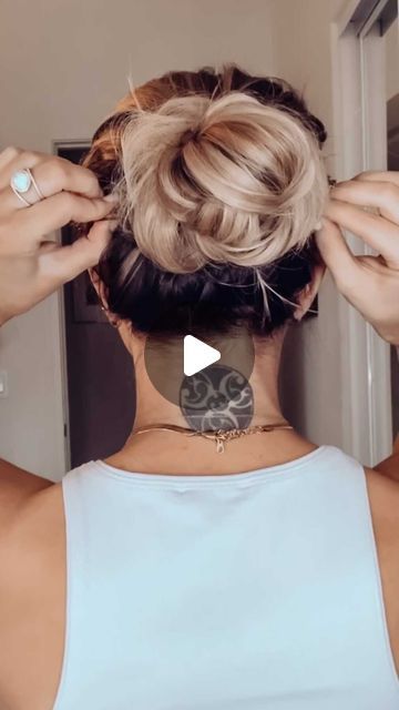 212K likes, 515 comments - justclassicallycassidy on January 11, 2021: "Messy bun, but make it professional! Full version on story + docked in highlight! Like + follow f..." Low Bun Hairstyles For Fine Hair, Messy Chignon Short Hair, Professional Messy Bun Easy Updo, Bun How To Medium Hair, Updo Hairstyles Videos Easy, Up Dos For Work Easy, Updo Hairstyles For Halter Dress, Hair Bun With Short Hair, Easy Up Do Tutorial