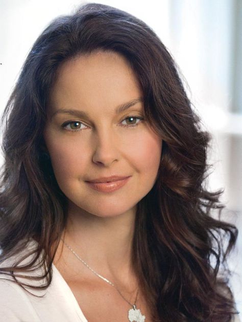 Ashley Judd, Celebrity List, Actrices Hollywood, Film Tv, Granada, Celebrities Female, Favorite Celebrities, Havana, Brown Hair