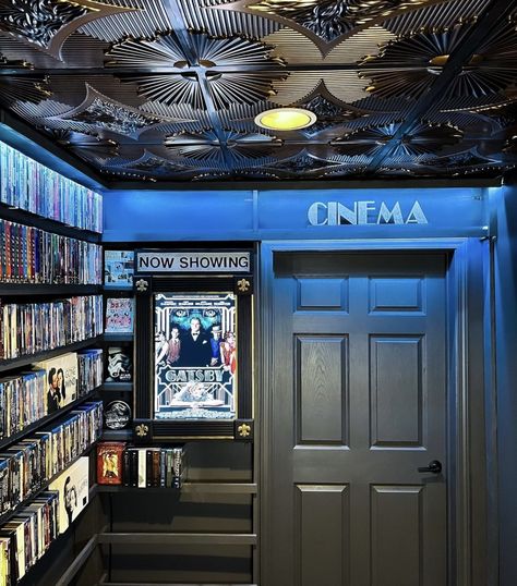 Basement Cinema Room, Movie Theater Aesthetic, Home Theater Room Design, Theater Room Design, Apartment Deco, Movie Room Decor, Basement Playroom, Home Theater Decor, At Home Movie Theater