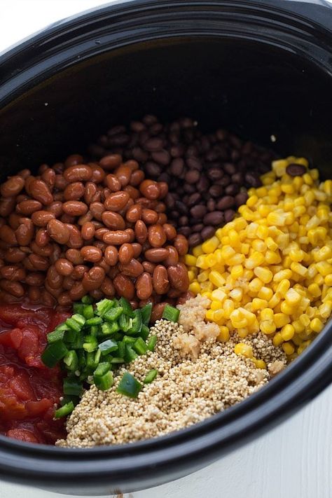 Vegan Crockpot Meals, Crockpot Vegetarian Recipes, Crockpot Quinoa, Southwestern Quinoa, Vegan Crockpot, Dump Dinners, Vegetarian Crockpot, Vegan Meal Prep, Crockpot Recipes Slow Cooker