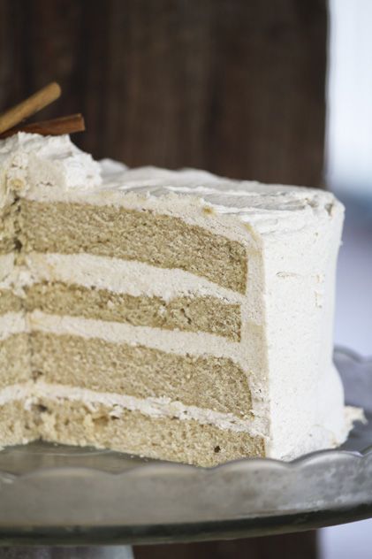 Snickerdoodle cake with brown sugar cinnamon buttercream frosting Snickerdoodle Cake, Cake Magic, Cinnamon Buttercream, Homemade Buttercream, Snickerdoodle Cookie, White Frosting, Buttercream Frosting Recipe, Sweet Caroline, Frosting Recipe