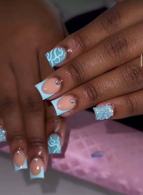 Graduation Nails Short Square, Back To School Nails 5th Grade, Cute Nails Back To School, Back To School Nails Blue, Blue Nail Ideas Acrylic, 6th Grade Nails, Baby Blue Short Nails, First Day Of School Nails Acrylic, Light Blue French Nails