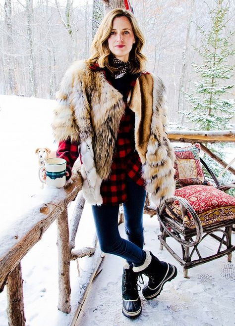 Amanda Brooks Mode Au Ski, Apres Ski Outfit, Winter Vacation Outfits, Apres Ski Outfits, Apres Ski Style, Apres Ski Party, Ski Outfit, Snow Outfit, Sorel Boots