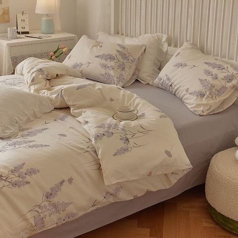 Bed Comforter Sets Aesthetic, Duvet Cover Aesthetic, Cottagecore Bed, Cottagecore Bedding, French Purple, Aesthetic Bedding, Korean Princess, Designer Bed Sheets, Cover Aesthetic