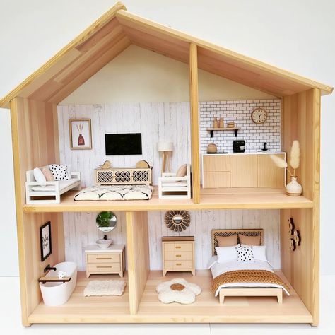 Izzy's Wonders: Miniatures on Instagram: “I've given the IKEA dollhouse a makeover using monochrome and neutrals 🤎🖤🤍. A dollhouse doesn't need to be overly complicated or cluttered.…” Tiny House Dollhouse, Maileg Ikea Dollhouse, Lundby Dollhouse Makeover, Ikea Dollhouse Makeover, Ikea Dolls House, Ikea Dollhouse Hack, Doll House Makeover, Doll Furniture Plans, Dollhouse Furniture Tutorials