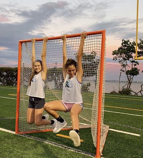 lacrosse girls just hanging around Girls Lacrosse Aesthetic, Lacrosse Photoshoot, Lacrosse Pictures, Lacrosse Aesthetic, Lax Girls, Girls Lacrosse, Soccer Photography, Lacrosse Girls, Photo Recreation