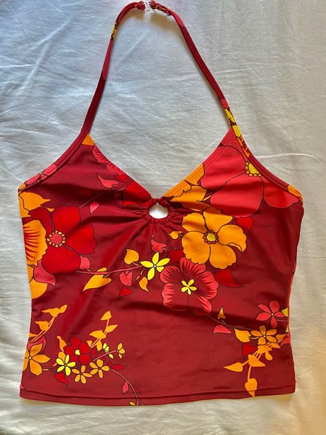 Hibiscus Print Clothes, Hibiscus Flower Clothes, Cute Tank Tops Aesthetic, Cute Hawaiian Outfit, Hibiscus Clothes, Hibiscus Outfit, Hawian Outfits, Hibiscus Clothing, H2o Fashion