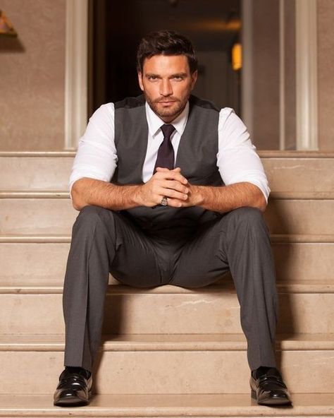 Julian Gil, Metrosexual Men Fashion, Latino Men, Formal Men Outfit, Hunks Men, Men With Street Style, Mens Dress Socks, T B, Muscular Men