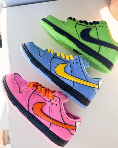 POWERPUFF SB DUNK LOWS 🩷💚💙 Team Bubbles, Buttercup, or Blossom? 💥 Sizes available: Buttercup: 12C (PS) 7 mens (8.5 women’s) Bubbles: 5.5 men’s (7 women’s) 7 men’s (8.5 women’s) Blossom: 6.5 men’s (8 women’s) 7 men’s (8.5 women’s) 8 men’s (9.5 women’s) **if we do not have your size, please comment what size you are looking for** 100% authentic ✅ FLYKICKSCO.COM 📲🛒 Powerpuff Dunks, Outfit Drip, Nike Dunks Low, Shoe Painting, Dunks Outfit, Super Nana, Dunk Lows, Dunks Low, Sb Dunks