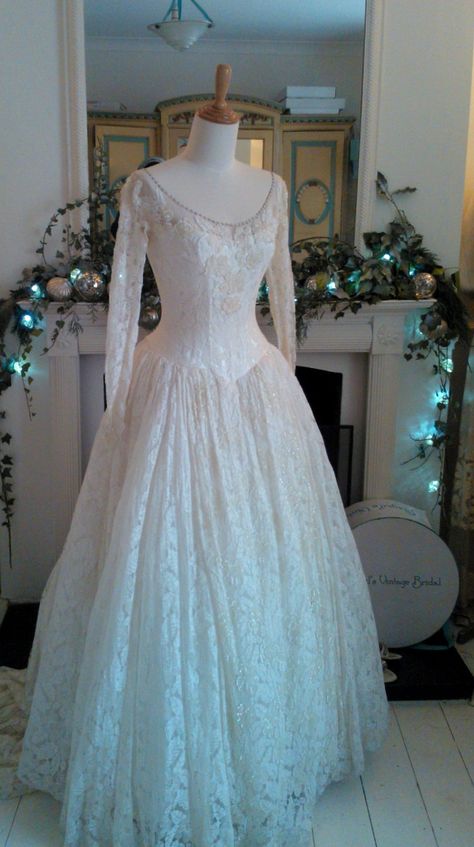 Vintage Wedding Dress 1950s 1940s, 1950s Wedding Dresses, 1950 Wedding Dress, Vintage Wedding Dress 1950s, Antique Wedding Dresses, 1950s Wedding Dress, Vintage Style Wedding Dresses, 1950s Wedding, Pretty Wedding Dresses