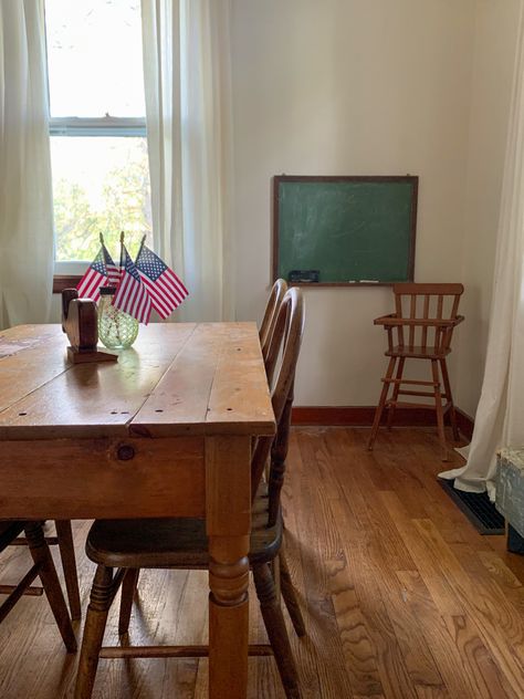 Diy Homeschool Table, Farmhouse School Room, Homeschool Playroom, Palace Decor, Mother Culture, Prim Kitchen, Buy Dirt, Dream Country, Homeschool Room