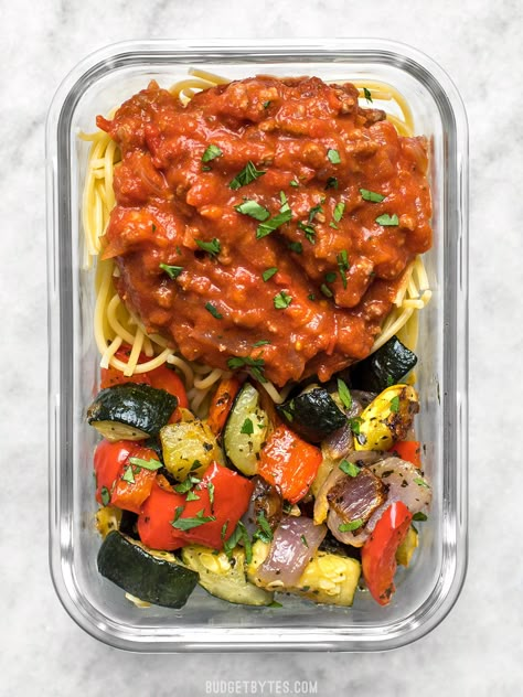 Spaghetti and Roasted Vegetables Vegetable Meal Prep, Vegetable Meal, Veggie Meal, Fitness Meals, Vegetarian Meal Prep, Roasted Vegetable, Prepped Lunches, Vegan Meal Prep, Lunch Meal Prep