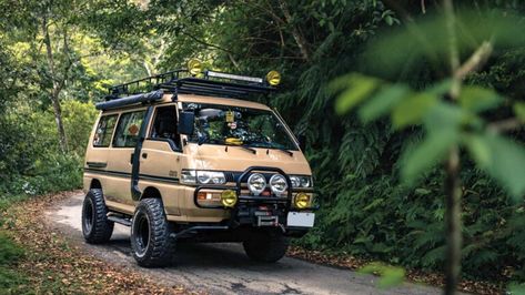 Delica Van, Mini Trucks 4x4, Toyota Van, Mitsubishi Delica, Kombi Home, Mitsubishi Cars, Road Trip Car, Overland Vehicles, Van Camping