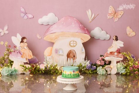 Fairy Garden Cake Smash Photographer Fairies Birthday Theme, Fairy Garden Backdrop Ideas, Fairy Theme Birthday Photoshoot, Fairy Cake Smash Photography, Smash Cake Fairy Theme, Cake Smash Fairy Theme, One Year Old Fairy Photoshoot, Smash Cake Fairy, Fairy Garden Smash Cake