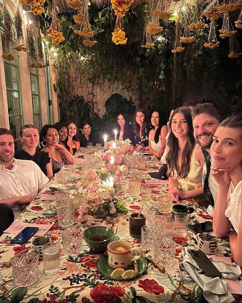 Hailey Bieber and her team at a Rhode event at Flamingo Estate, Los Angeles CA // June 17th, 2022 Birthday With Family Aesthetic, Los Angeles Party Aesthetic, Birthday Party Event Photography, Family Dinner Pictures, Birthday Group Pictures, Hailey Bieber Rhode Launch Party, 2024 Friendship, Group Of Friends Dinner Aesthetic, Billionaire Family