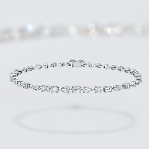 Jewelry Website Design, Jewelry Necklace Simple, Buy Earrings Online, Diamond Accessories, Diamond Bracelet Design, Gems Bracelet, Simple Diamonds, Love Shape, Buy Earrings