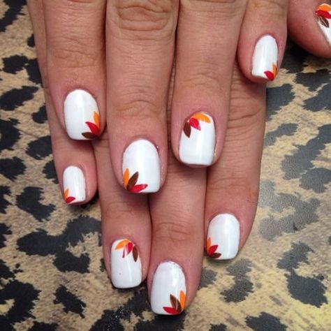 Thanksgiving Nails Easy Simple, Thanksgiving Design Nails, Easy Thanksgiving Nail Ideas, Turkey Nails Holiday, Turkey Day Nails, Kids Thanksgiving Nails, Easy Thanksgiving Nail Designs, Easy Thanksgiving Nail Art, Thanksgiving Gel Nails Short