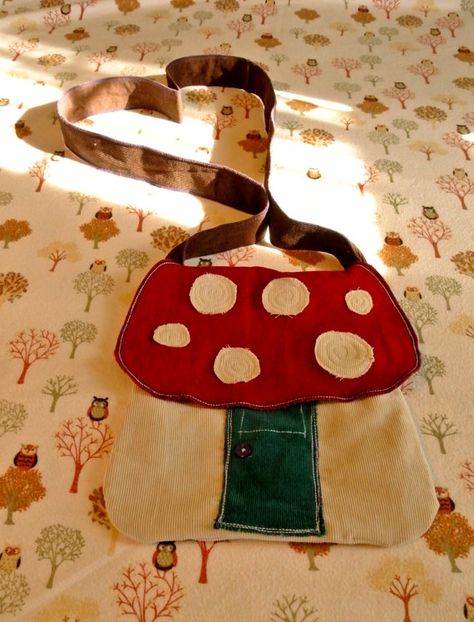 Mushroom Bag Sewing Pattern, Mushroom Purse, Mushroom Bag, Mushroom Clothes, Ropa Upcycling, Cute Sewing Projects, Make Your Own Clothes, Diy Tote Bag, Sewing Class