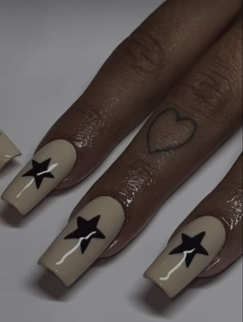 Utopia Nails Travis Scott, Travis Scott Nails Design, Travis Scott Nails Design Utopia, Rap Concert Nails, Tarayummy Nails, Travis Scott Nails, Street Wear Nails, 2010s Nails, Tara Yummy Nails