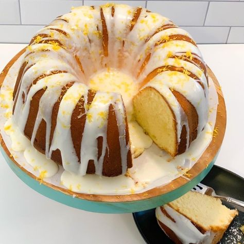 Lemon Buttermilk Pound Cake - Chef Lorious Lemon Buttermilk Cake Recipe, Lemon Buttermilk Pound Cake, Cupcake Truck, Pound Cake Recipes Easy, Buttermilk Pound Cake, Lemon Pound Cake Recipe, Lemon Bundt Cake, Buttermilk Recipes, Lemon Dessert Recipes