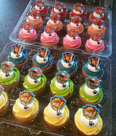 Paw Patrol Party Cupcakes, Diy Paw Patrol Cupcakes, Paw Patrol Cupcakes Ideas, Paw Patrol Desserts, Paw Patrol Muffins, Paw Patrol Birthday Cupcakes, Paw Patrol Cakepops, Diy Paw Patrol Cake, Paw Patrol Cupcake Cake