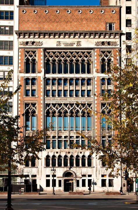 The Chicago Athletic Association: From Historic Building to Hot New Hotel Chicago Athletic Association Hotel, Chicago Athletic Association, Chicago Buildings, Urban Hotels, Roman And Williams, Chicago Hotels, Millennium Park, Chicago Usa, Chicago Architecture