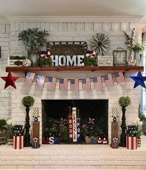 Farmhouse 4th Of July, Summer Mantel, Fourth Of July Decorations, Look Festival, Fourth Of July Decor, American Flags, Diy Outdoor Decor, 4th Of July Celebration, Americana Decor