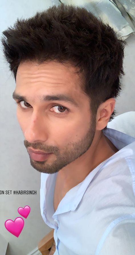 Kabir Singh Hairstyle, Sahid Kapur, Jassi Gill Hairstyle, Indian Hairstyles Men, Hairstyles Zayn, Bollywood Men, Jassi Gill, Kabir Singh, Real Men Real Style