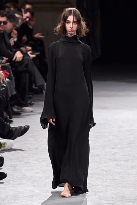 Dark Gothic Fashion, Punk Chic, Fall 2023 Ready To Wear, 2023 Ready To Wear, Clothing Details, Personal Taste, Fall 2023, Fashion Show Collection, Yohji Yamamoto