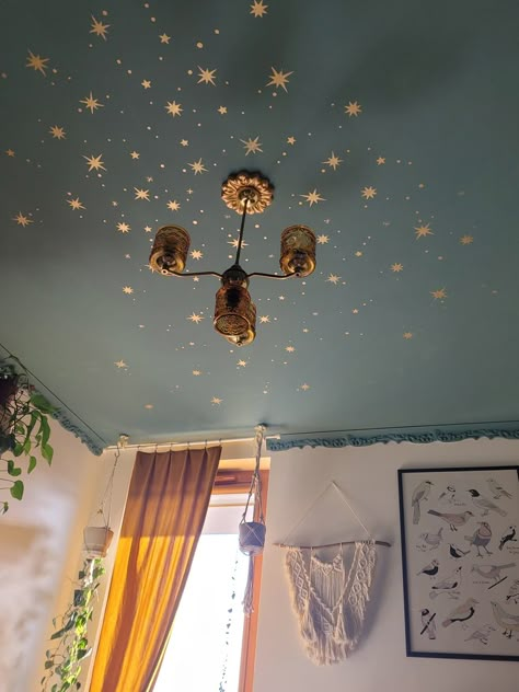 Unique Wall Murals Diy, Candy Ceiling Lights, Hippie Wallpaper Room, Colorful French Decor, Painted Ceiling Clouds, Starry Ceiling Diy, Stars Painted On Wall, Half Wall Paint Ideas Bedrooms, Diy Ceiling Mural