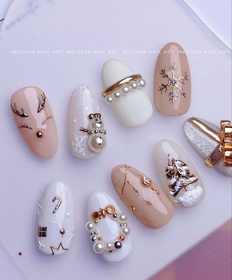 Christmas Nail Art 2023, Christmas 3d Nail Art, Japanese Christmas Nails, Christmas Nail Designs 2023, Xmas Nail Art Christmas, Fancy Christmas Nails, 3d Christmas Nails, Xmas Nails Designs, Trending Christmas Nails