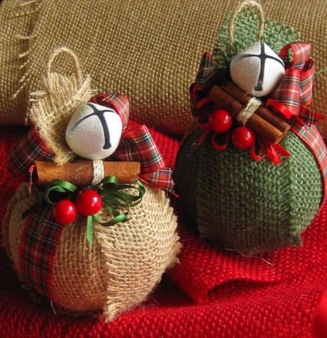 Burlap Christmas Ornaments, Jul Diy, Homemade Christmas Decorations, Burlap Christmas, Christmas Ornaments Homemade, Christmas Ornament Crafts, Christmas Crafts Decorations, Christmas Decorations To Make, Homemade Christmas