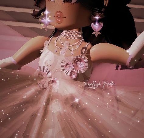 Royale High Outfits Light Fairy, Coquette Royale High Outfits, Rh Combos, Royals High, Korean Wallpaper, Rh Outfits, Rh Fits, High Clothes, Fairy Outfit