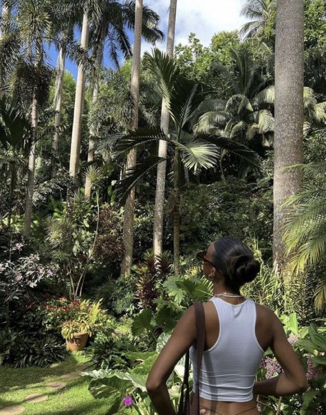 Outside Aesthetic Day, Springs Picture Ideas, Summer Aesthetic Black Women, Island Vacation Aesthetic, Travel Black Women, Women On Vacation, Island Life Aesthetic, Island Girl Aesthetic, Rnb Playlist