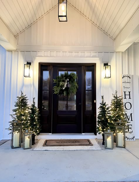 Christmas Porch With Tree, Christmas Holiday Front Porch Decor, Christmas Tree For Front Porch, Christmas Trees By Front Door, Modern Porch Christmas Decor, Christmas Outdoor Front Porch Decor, Small Christmas Tree Front Porch, Christmas Front Porch Diy Ideas, Christmas Trees On Porch Outdoor