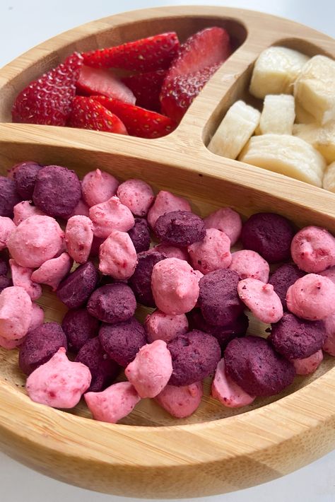 Smoothie Melts Baby, Freeze Dried Yogurt Melts, Yogurt Melts Recipe, Homemade Yogurt Melts, Beginner Meals, Baby Yogurt Melts, Blw Meals, Blw Recipes, Yogurt Melts