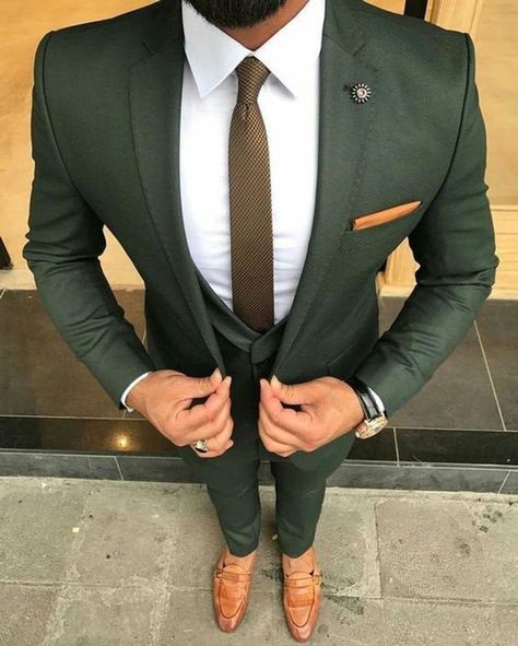 Green Suit Men, Green Wedding Suit, Mens Wear Wedding, A Man In A Suit, Man In A Suit, Wedding Suits Groom, Designer Suits For Men, Classy Men, Green Suit