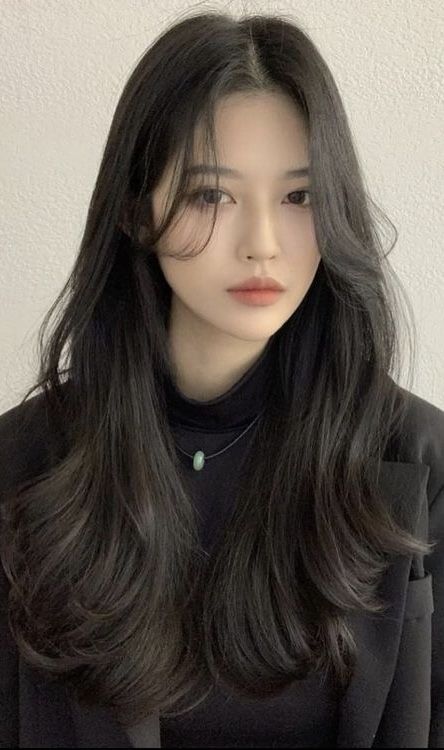 Framed Face Bangs, Long Haircut Big Forehead, Kpop Haircut Female Long, Haircuts For Thick Wavy Hair Long Oval Faces, Korean Hairstyle Straight Hair, Hair Cut Oval Face Girl, Wide Forehead Hairstyle Korean, Hair Cut For Big Forehead Girl, Face Framing Layers Korean