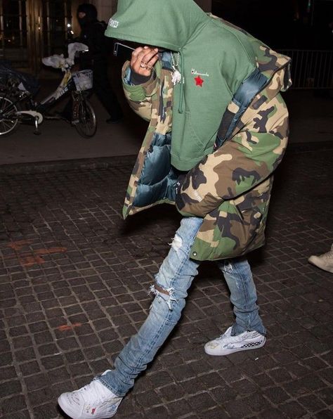 Vetements Hoodie, Swag Outfits Men, Men Street Fashion, Guys And Dolls, Mens Fashion Rugged, Big Sean, Streetwear Mens, Camo Jacket, Street Wear Urban