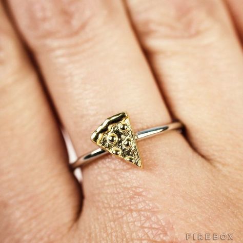 Firebox+have+made+emoji+rings+and+they+are+totally+awesome  - Cosmopolitan.co.uk Pizza Emoji, Emoji Jewelry, Make Emoji, Emoji Ring, Pizza Ring, Pizza Logo, Ring My Bell, Emoji Birthday, Cute Jewellery