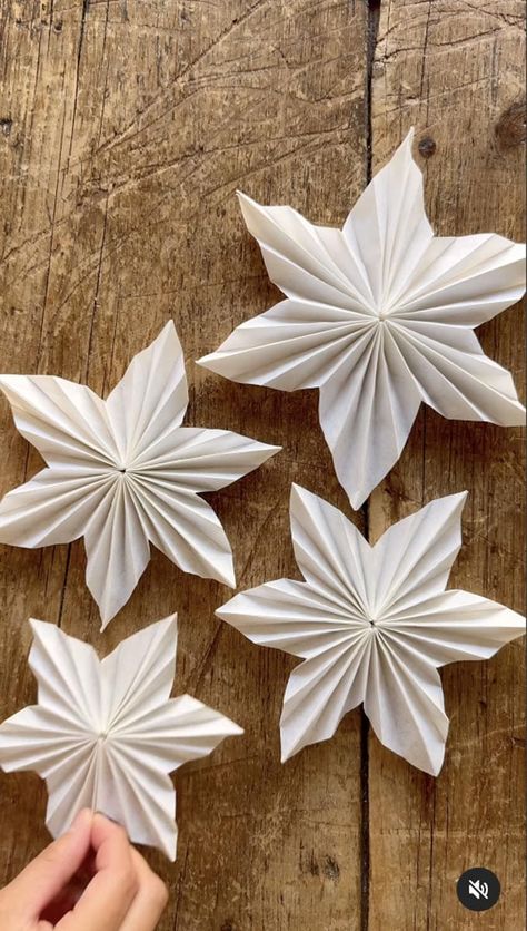 Snowflake Folding, Doily Snowflakes, Woodlark Blog, Crafting Organization, Coffee Filters Snowflakes, Doily Crafts, Diy Kite, Nye Decorations, Clay Star