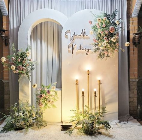 Enggament Decoration Simple, Dekor Tunangan Simple, Decor Lamaran Simple, Backdrop Lamaran Simple, Dekor Engagement Simple, Backdrop Engagement Simple, Decor Lamaran, Gold Wedding Reception Tables, Backdrop Lamaran