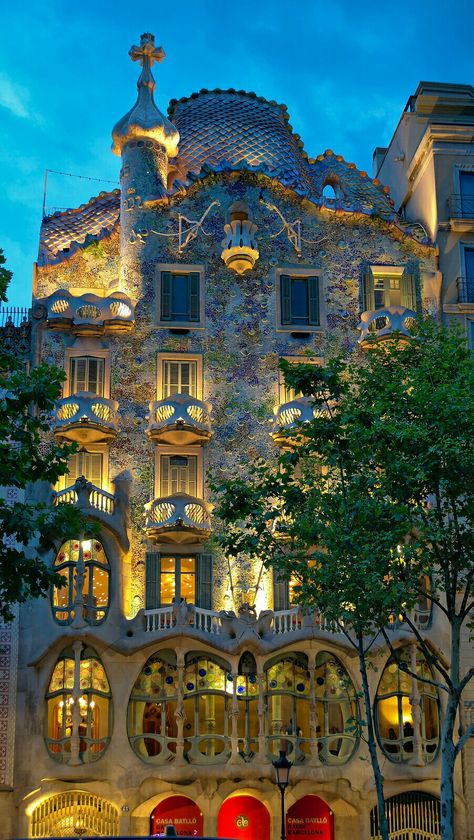 Barcelona Aesthetic, Barcelona Spain Travel, Gaudi Barcelona, Spain Aesthetic, Places In Spain, Types Of Architecture, Cathedral Architecture, Barcelona City, Dream Vacations Destinations