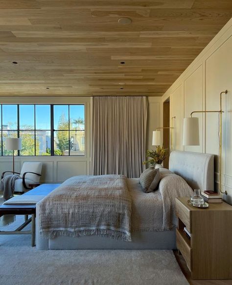 California Interior Design Style Bedroom, House Inspiration Interior Bedrooms, Shallow Walk In Closet, California Interior Design Style, Modern House Bedroom, Modern California Home, California Design Interior, House Interior Bedroom, Amber Lewis