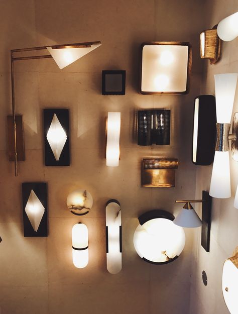 Lighting wall at the Kelly Wearstler Flagship Boutique in West Hollywood Kelly Wearstler Lighting, Art Deco Apartment, Lighting For Home, House Lighting, Lamps Floor, Brass Wall Lamp, Weekend House, Bespoke Lighting, Circa Lighting