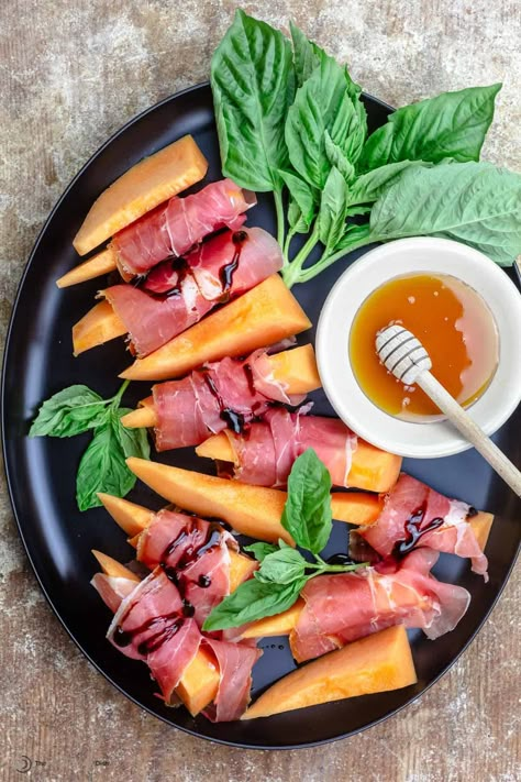 Melon With Prosciutto, Prosciutto And Melon Appetizers, Melon Prosciutto Appetizer, Melon And Prosciutto Appetizers, Melon Starter, Kitchenette Recipes, Melon And Prosciutto, Asparagus Appetizer, Prosciutto Melon