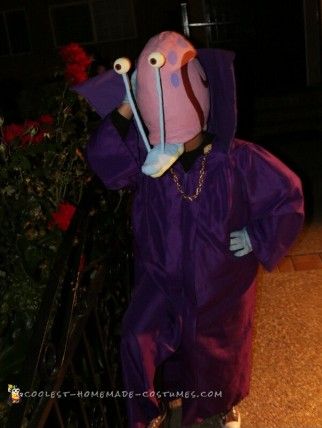 Super-Original Homemade Gary the Snail Costume Dream Gary Costume, Gary Costume Spongebob, Spongebob Wizard Costume, Snail Costume Diy, Gary The Snail Costume, Gary Costume, Spongebob Rave, Gary The Snail From Spongebob, Snail Diy